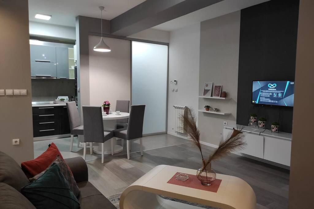 Centar One Apartmant Скопие Екстериор снимка