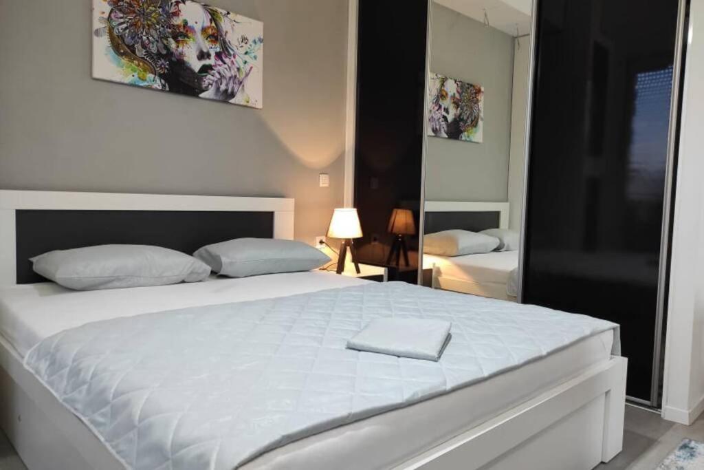 Centar One Apartmant Скопие Екстериор снимка